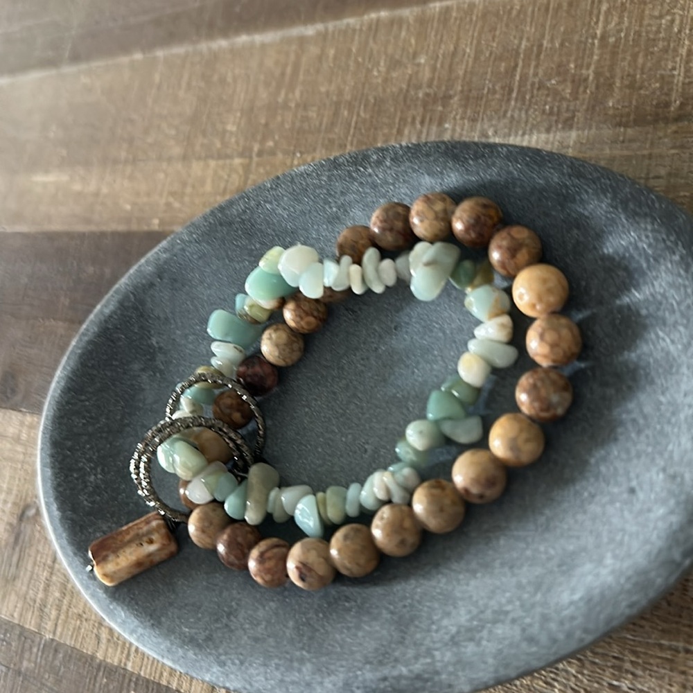 NEW double strand stretch bracelet with Bohemian stones. - Picture 3 of 3